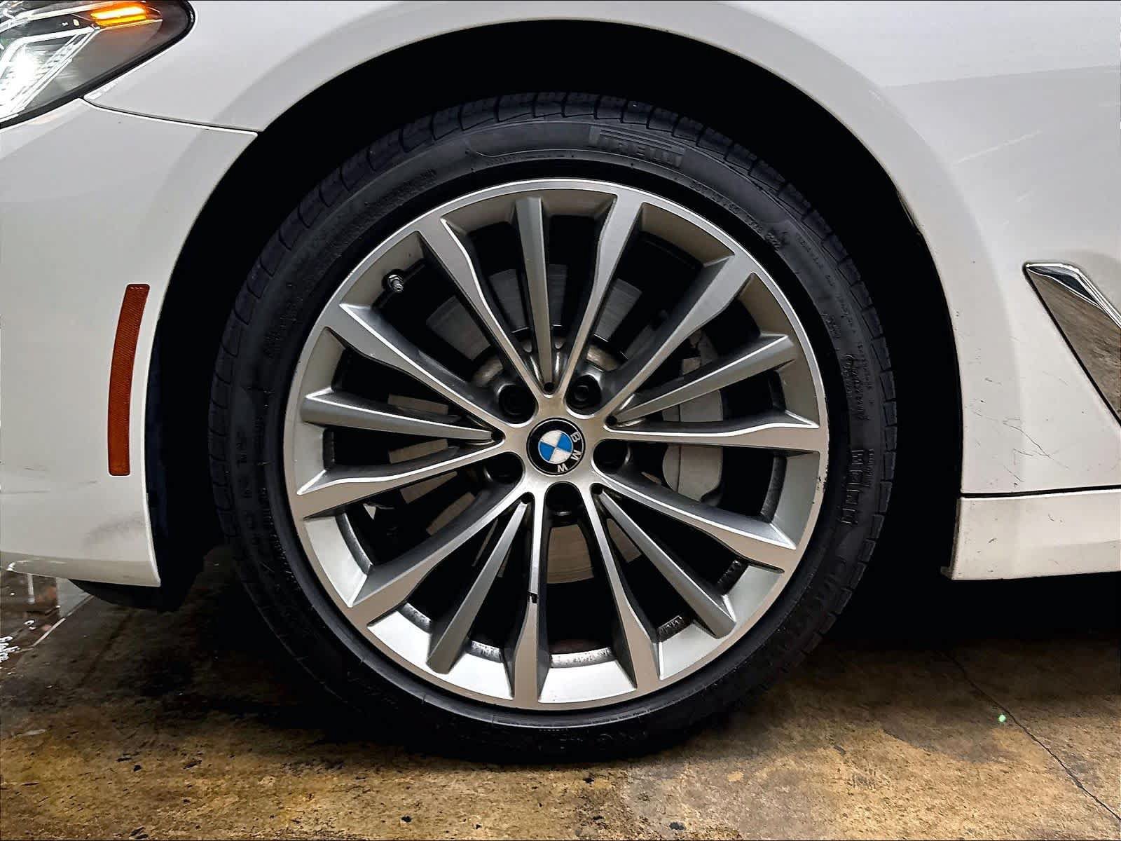 Used 2023 BMW 530i w/ Executive Package RWD image 12