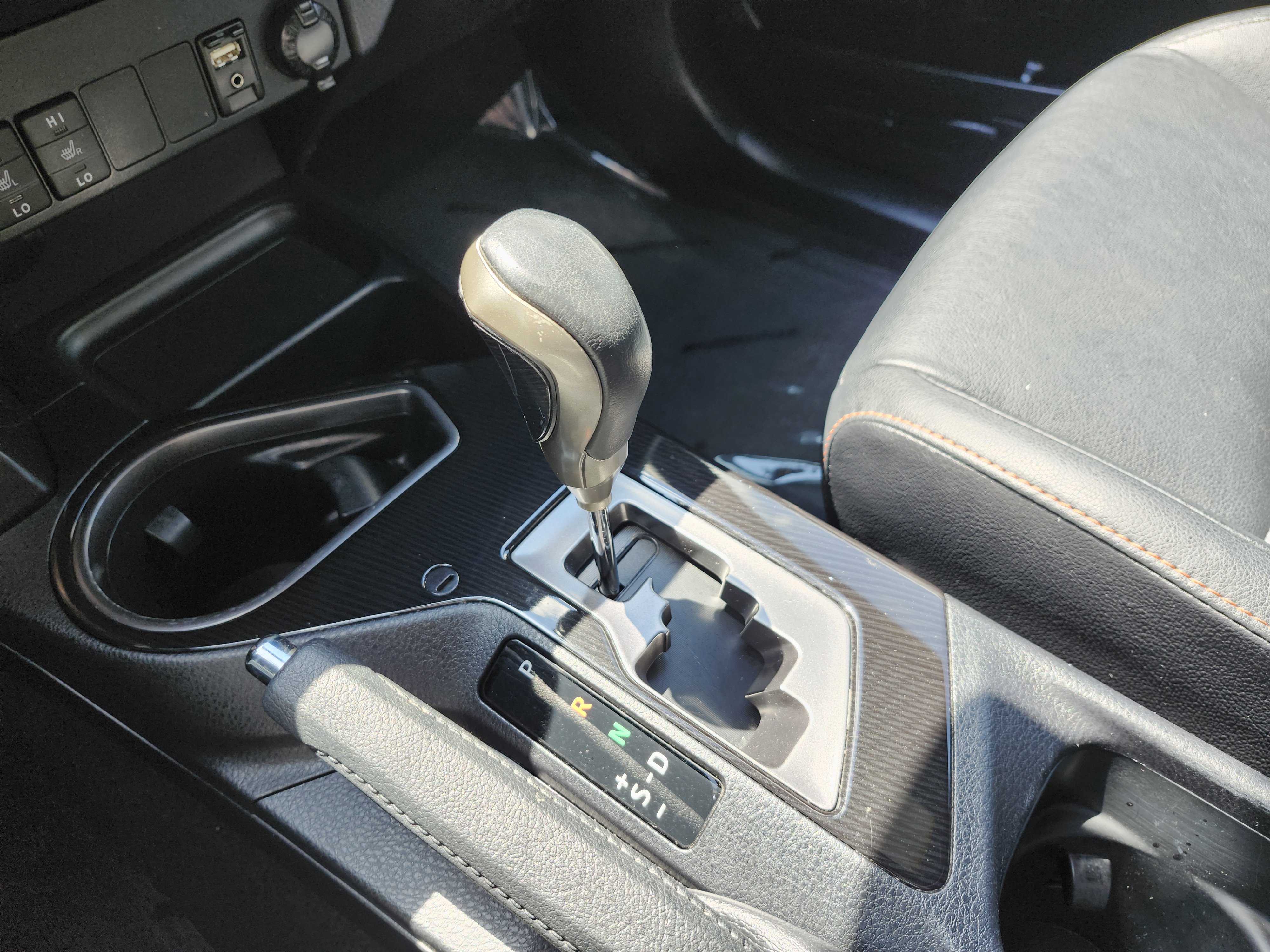 Used 2017 Toyota RAV4 SE FWD image 34