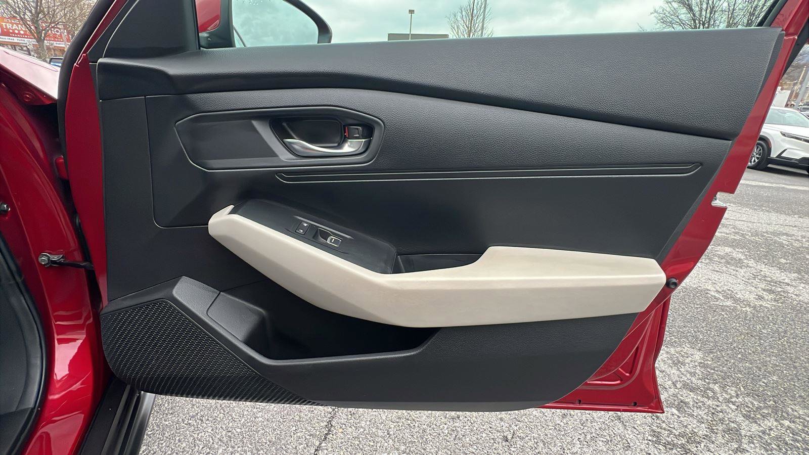 Used 2023 Honda Accord LX image 12