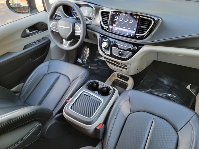 Used 2023 Chrysler Pacifica Touring-L FWD image 40