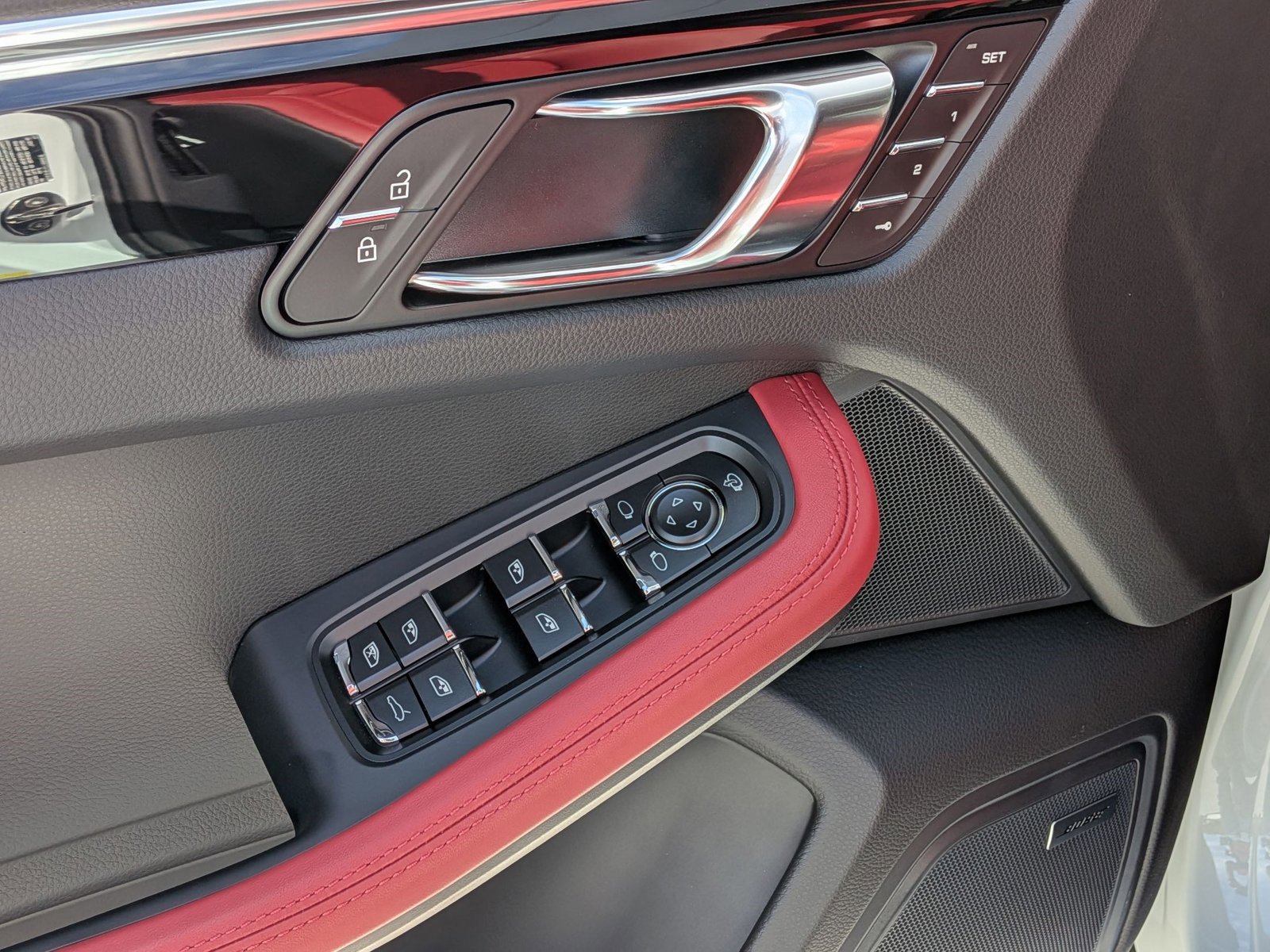 New 2026 Porsche Macan Turbo image 15