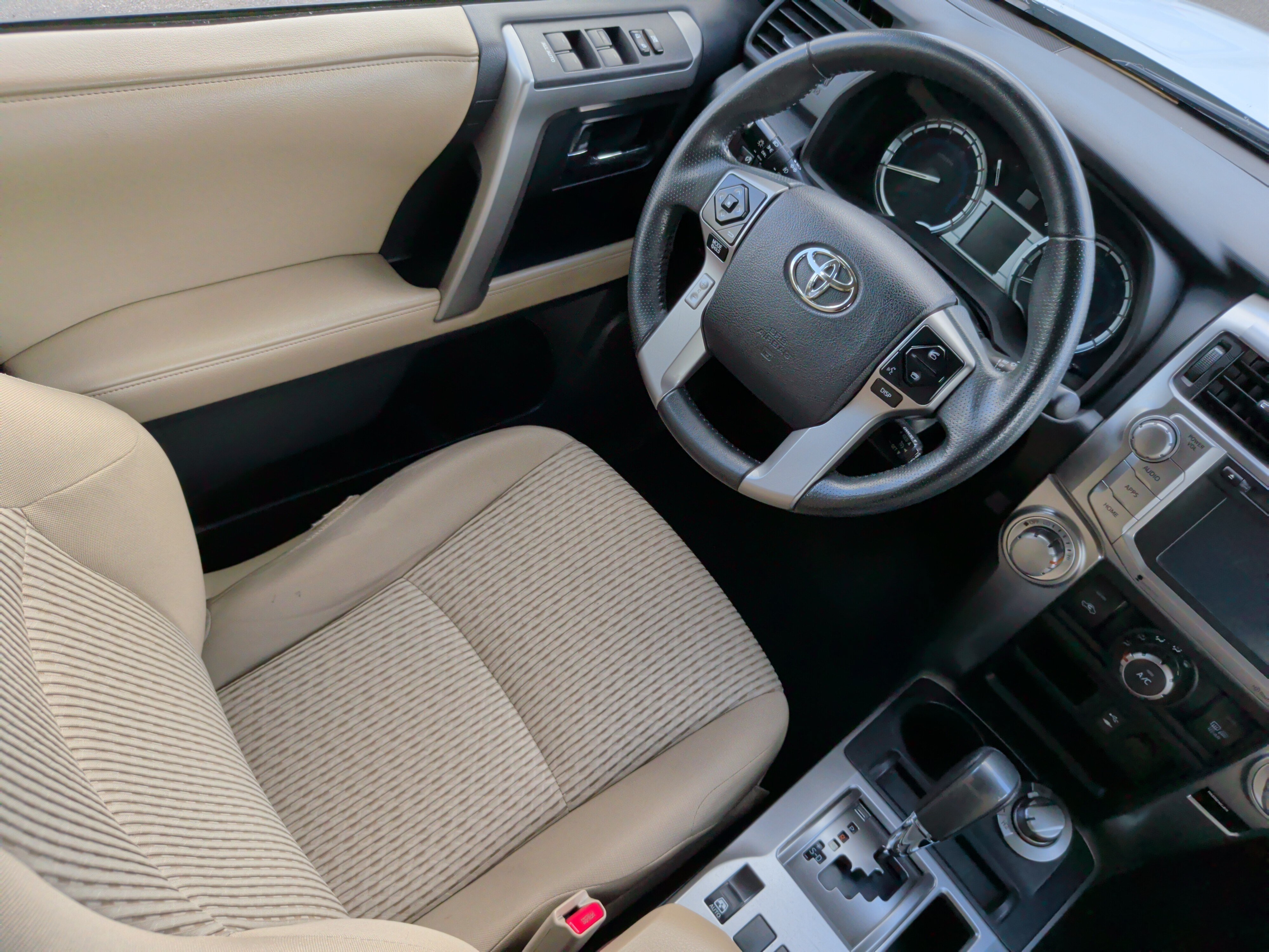 Used 2015 Toyota 4Runner SR5 AWD/4WD image 30
