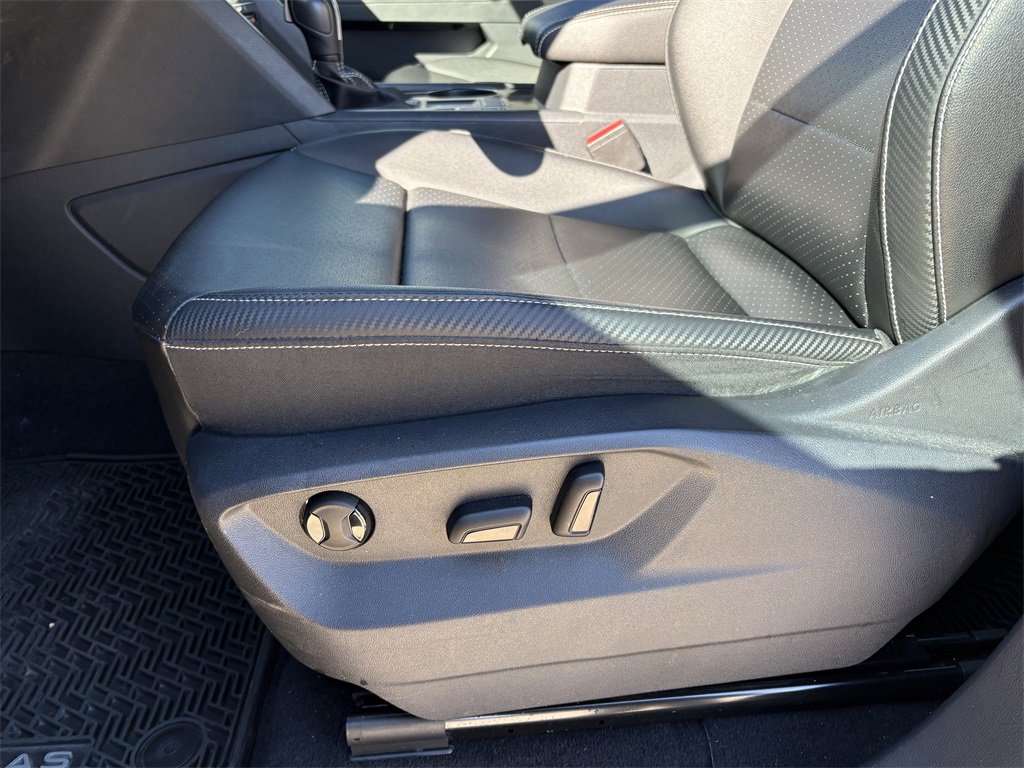 Used 2023 Volkswagen Atlas Cross Sport SE image 13