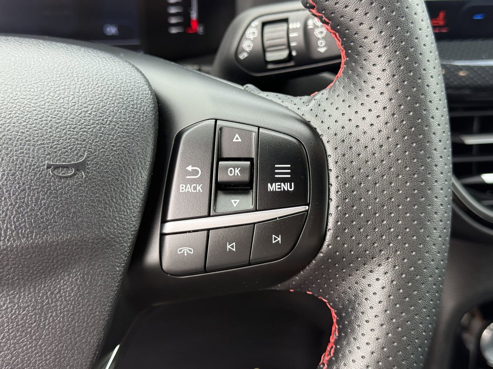 Certified 2024 Ford Escape ST-Line w/ Tech Pack #1 image 29