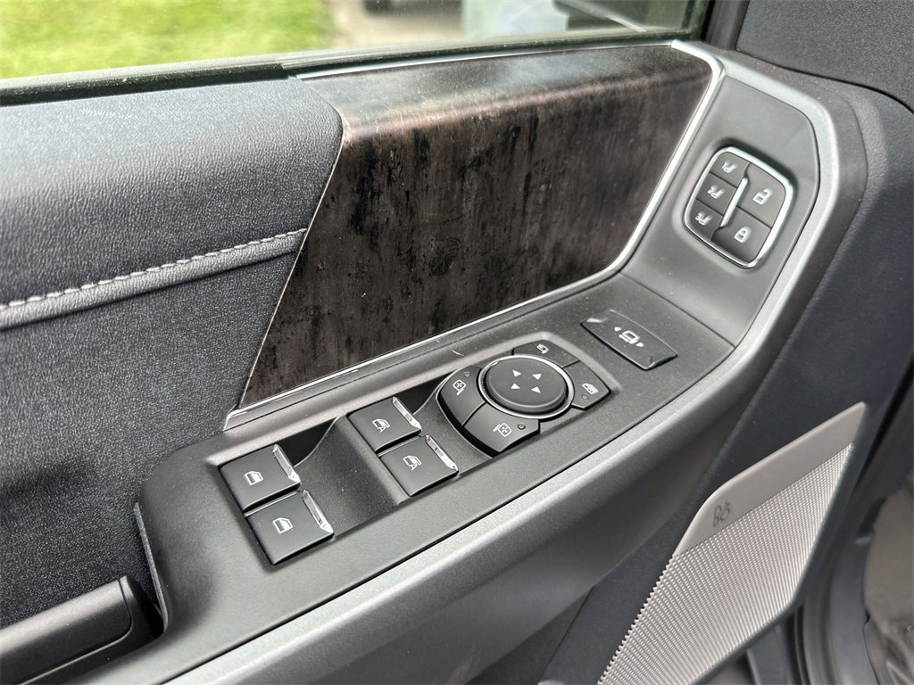 New 2025 Ford F250 Lariat w/ Tremor Off-Road Package image 13