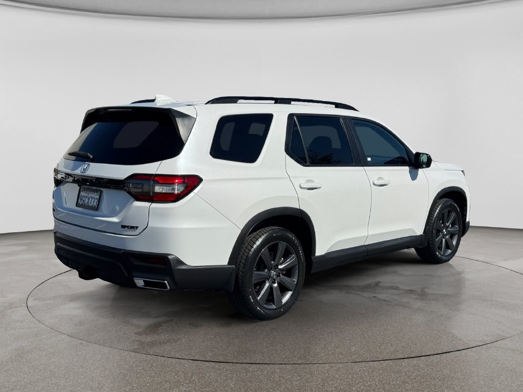 Used 2023 Honda Pilot Sport image 5