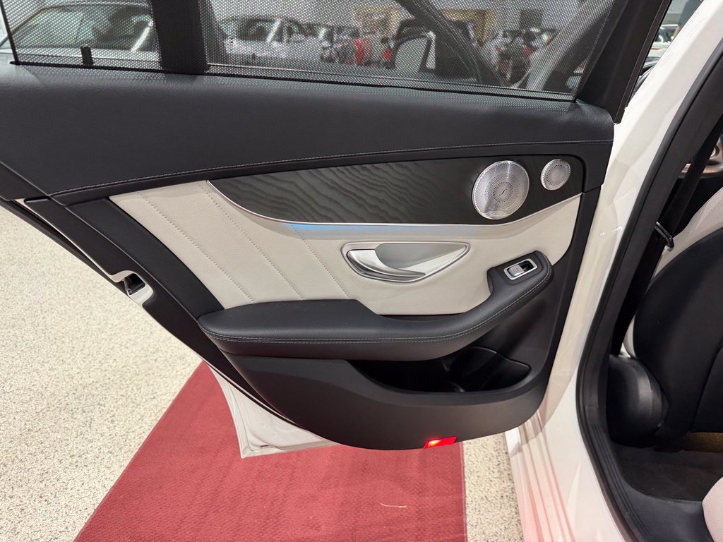Used 2015 Mercedes-Benz C 400 4MATIC image 27