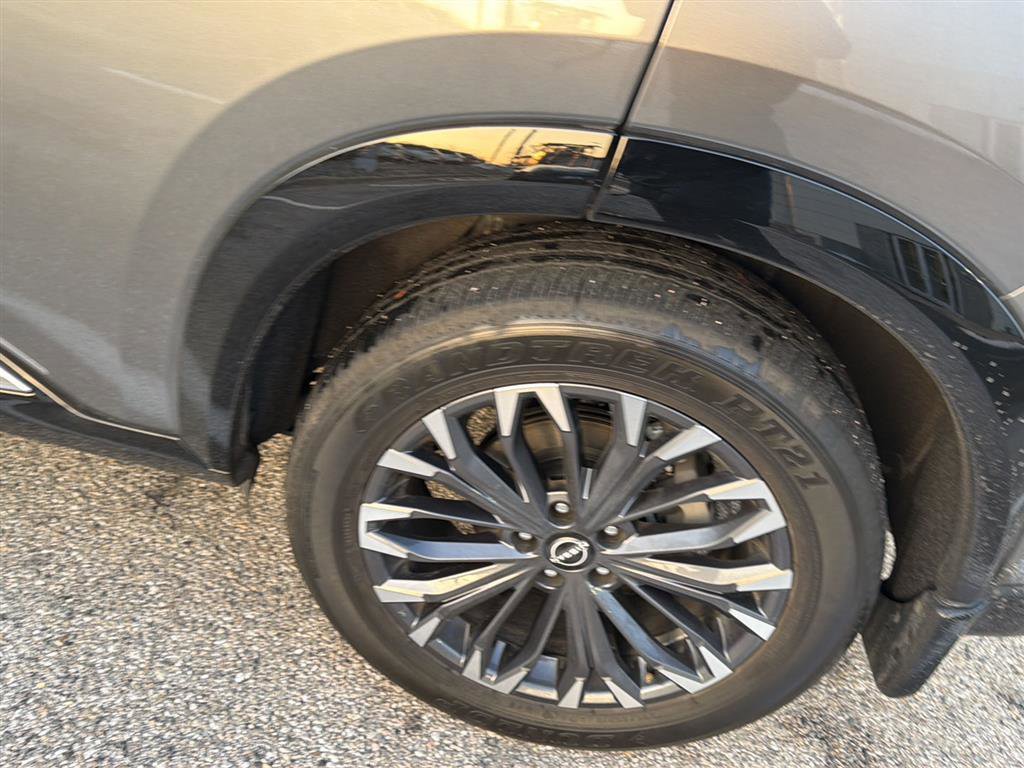 Used 2024 Nissan Rogue Platinum image 41