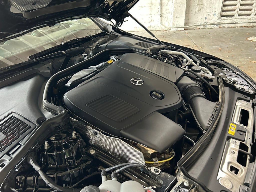 Used 2025 Mercedes-Benz C 300 4MATIC Sedan image 32