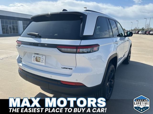 Used 2024 Jeep Grand Cherokee Limited w/ Luxury Tech Group II image 7