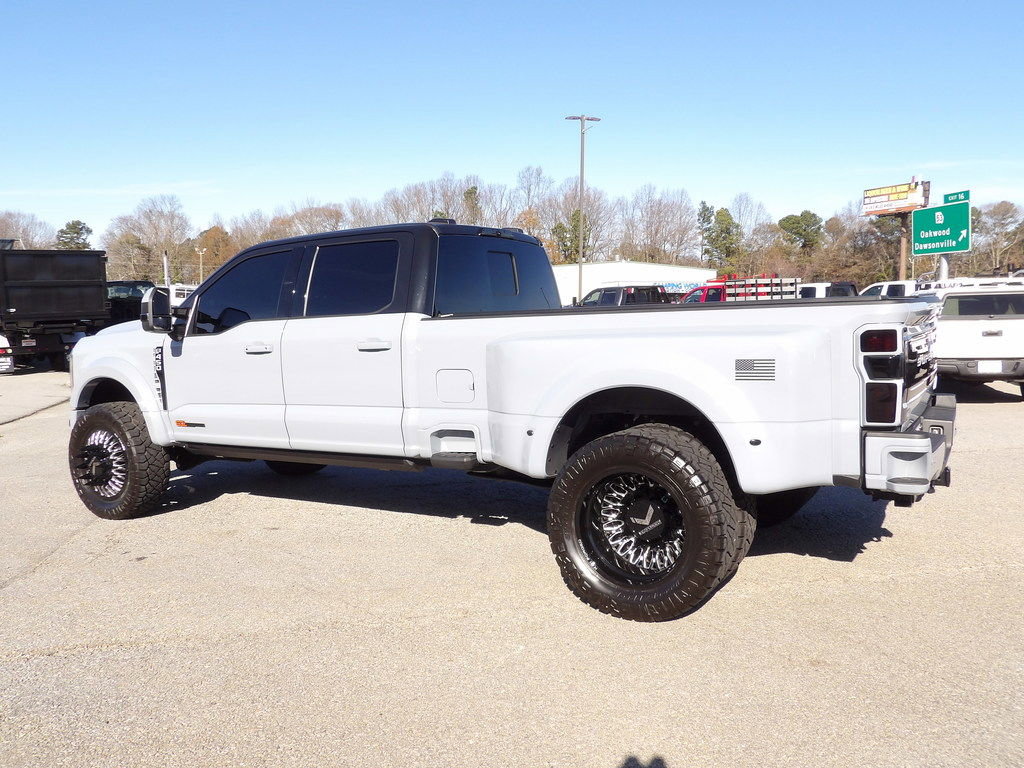 Used 2025 Ford F450 Platinum w/ FX4 Off-Road Package image 4