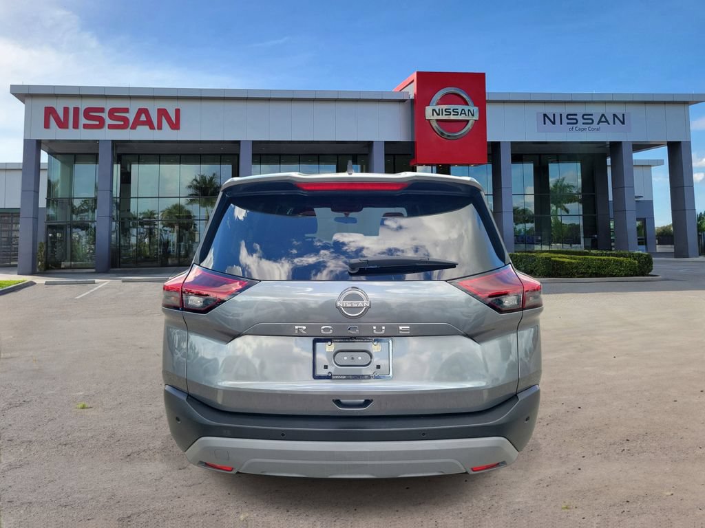 Used 2023 Nissan Rogue S FWD image 3