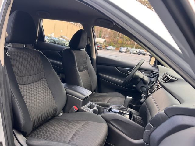 Used 2019 Nissan Rogue SV w/ Premium Package image 30