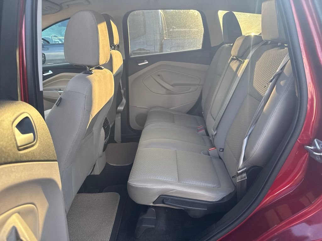 Used 2017 Ford Escape SE w/ SE Cold Weather Package AWD/4WD image 6