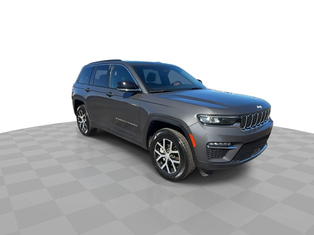 Used 2025 Jeep Grand Cherokee Limited image 2