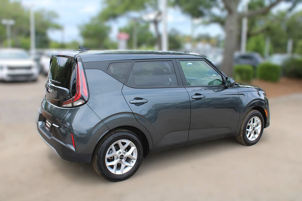 Certified 2025 Kia Soul LX FWD image 6
