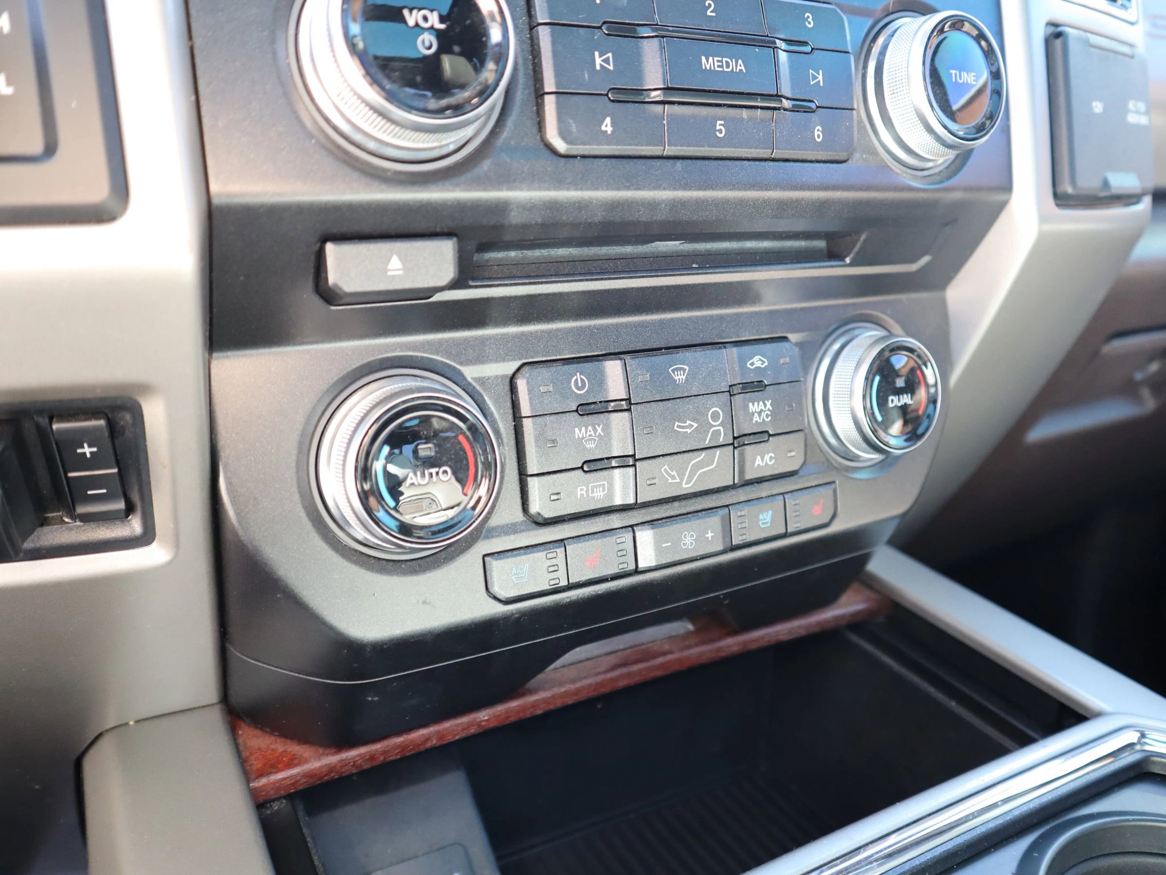 Used 2017 Ford F250 King Ranch w/ King Ranch Ultimate Package image 19