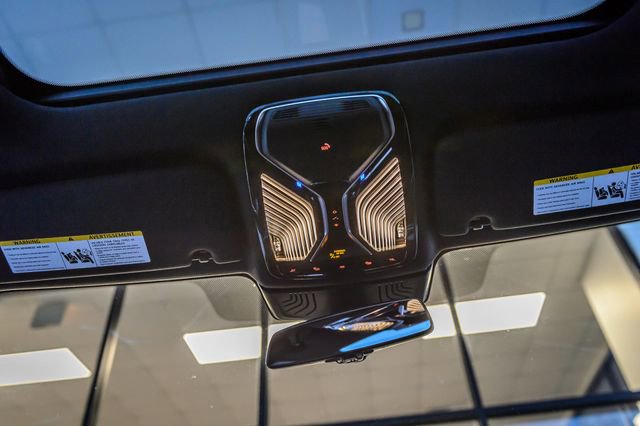 Used 2020 BMW 740i w/ M Sport Package image 34