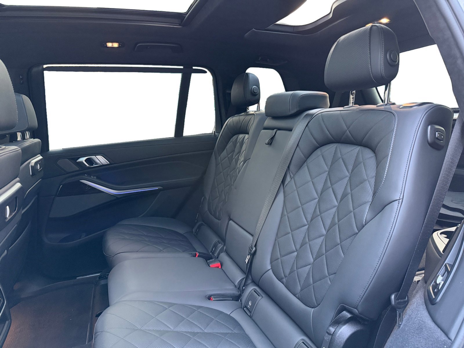 Used 2023 BMW X7 xDrive40i w/ Executive Package image 15