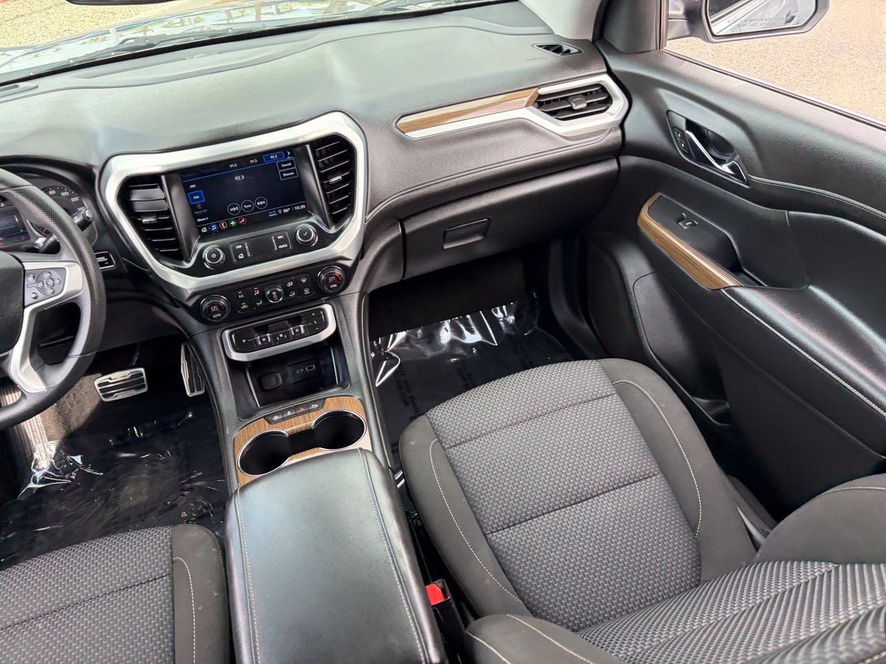 Used 2021 GMC Acadia SLE w/ Driver Convenience Package FWD image 17