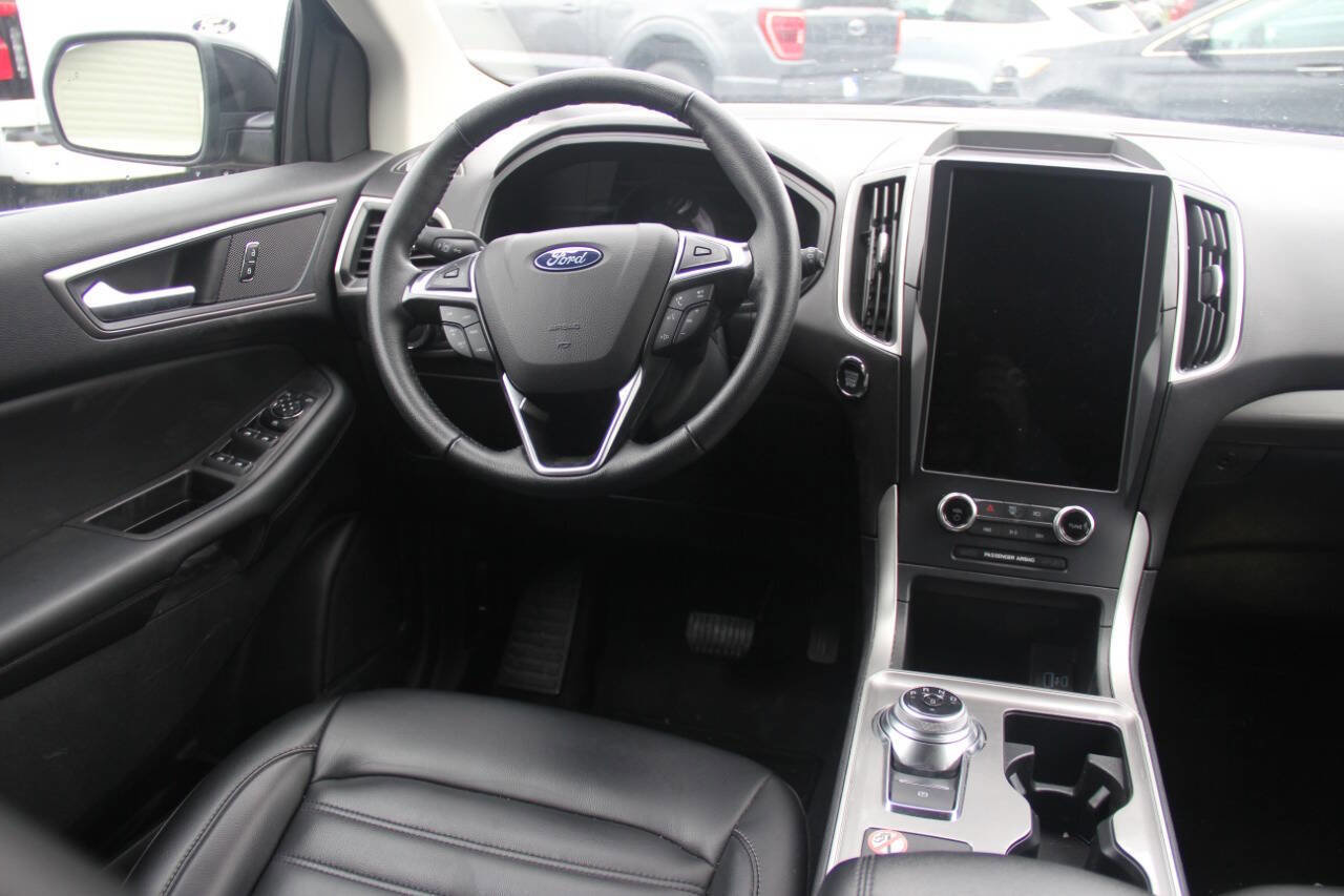 Certified 2024 Ford Edge SEL image 16