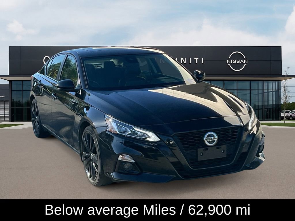Used 2022 Nissan Altima 2.5 SR w/ Midnight Edition Package image 3