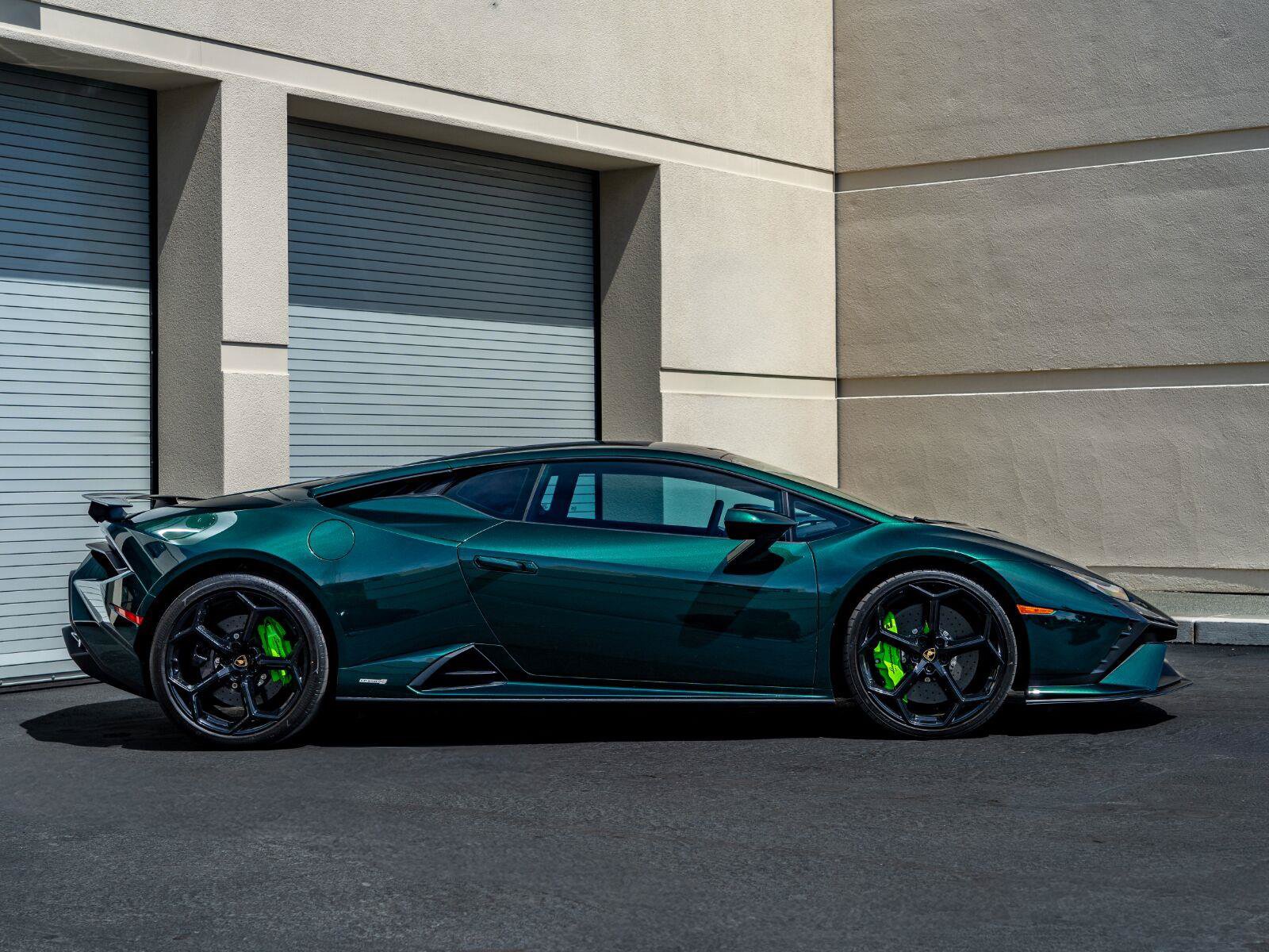 Used 2023 Lamborghini Huracan Tecnica RWD image 4