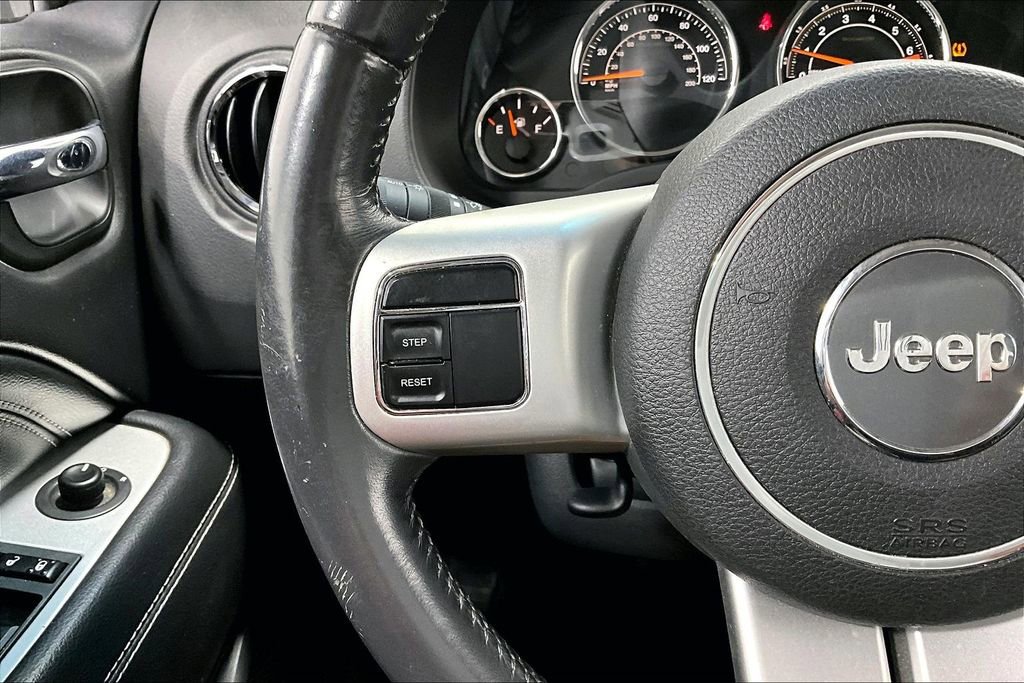 Used 2016 Jeep Compass High Altitude FWD image 24