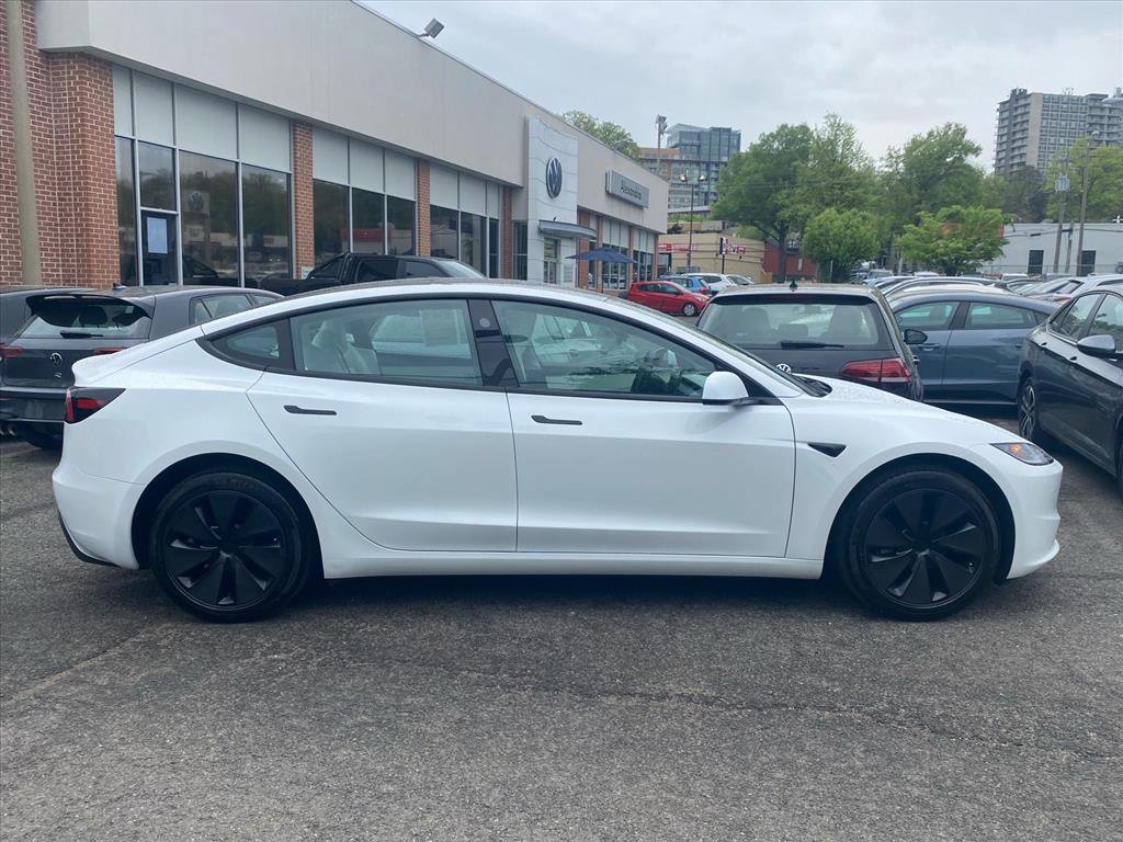Used 2024 Tesla Model 3 Standard Range image 2