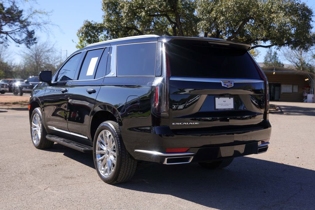 Used 2022 Cadillac Escalade Premium Luxury image 3