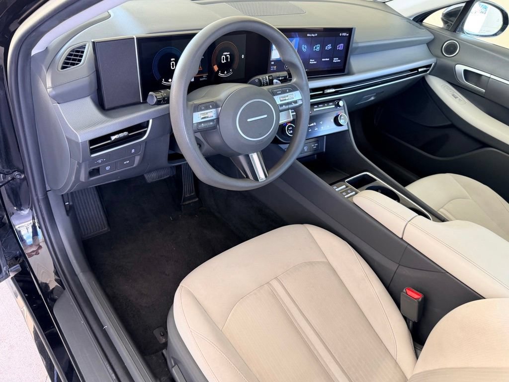 Used 2025 Hyundai Sonata SEL FWD image 12