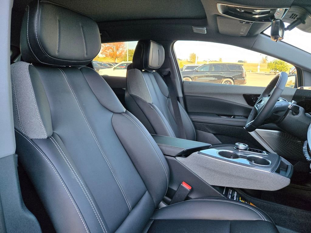 New 2026 Cadillac Optiq Luxury 1 w/ LPO, Floor Liner Package image 29