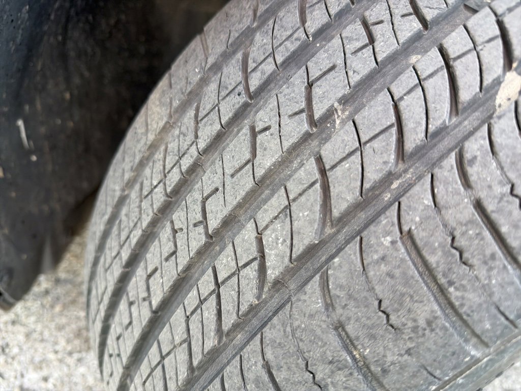 Used 2002 Cadillac De Ville DTS w/ Premium Equipment Pkg image 15