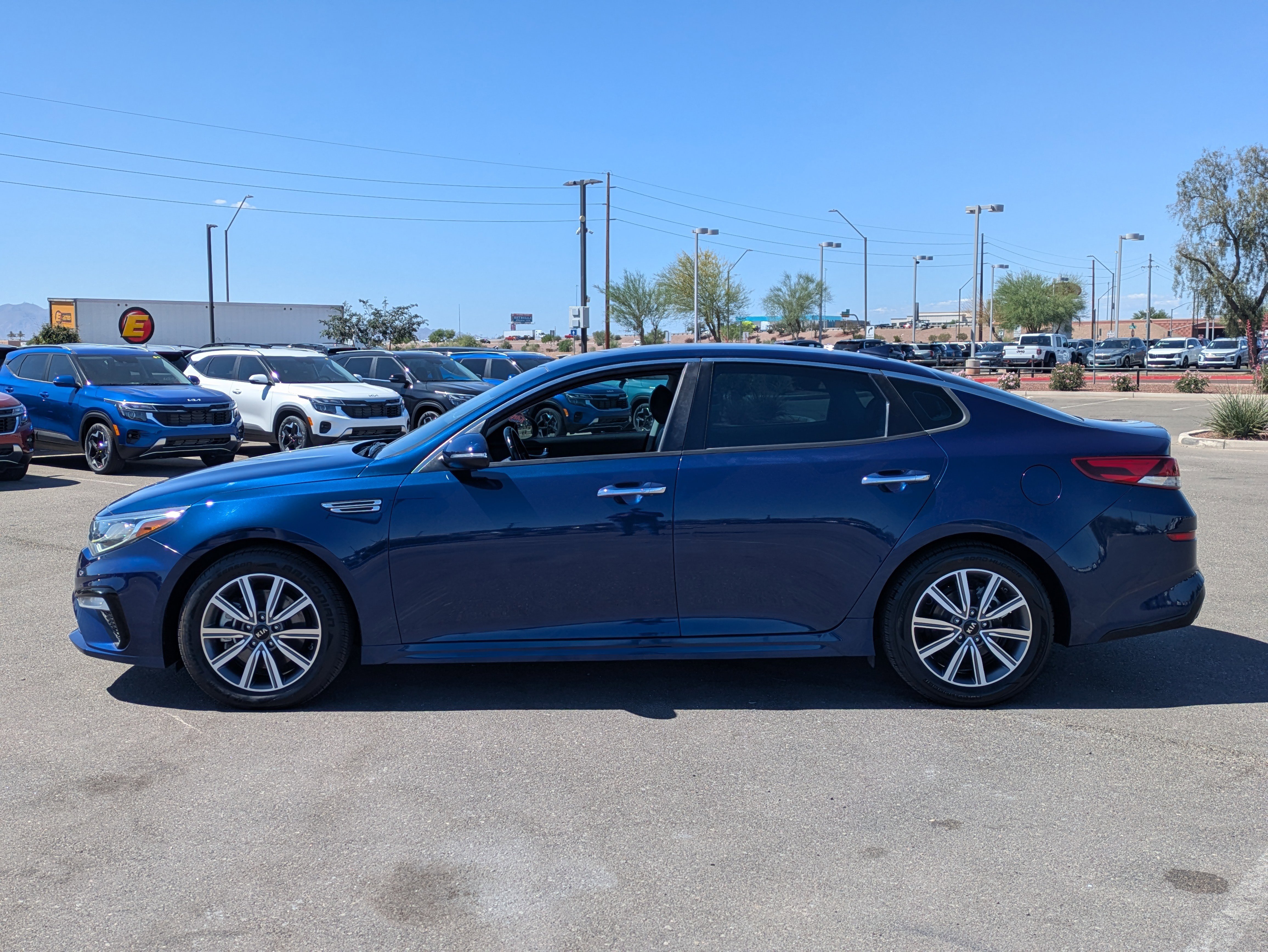 Used 2020 Kia Optima EX image 2