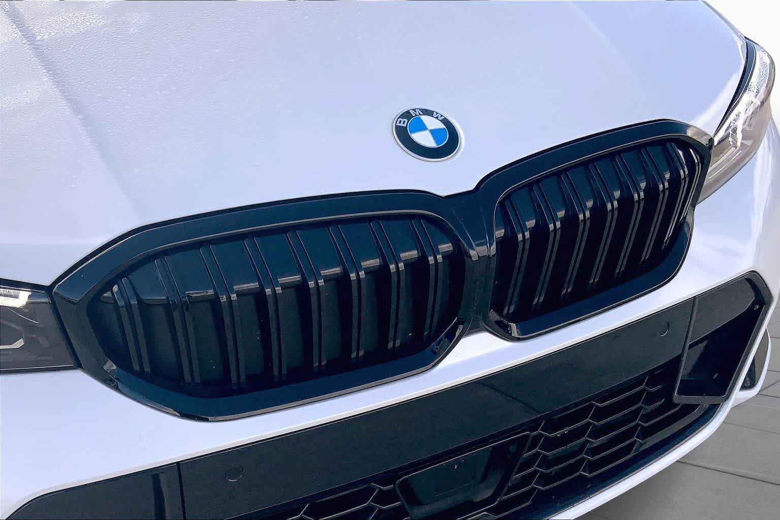 Used 2026 BMW 330i Sedan w/ M Sport Package RWD image 29