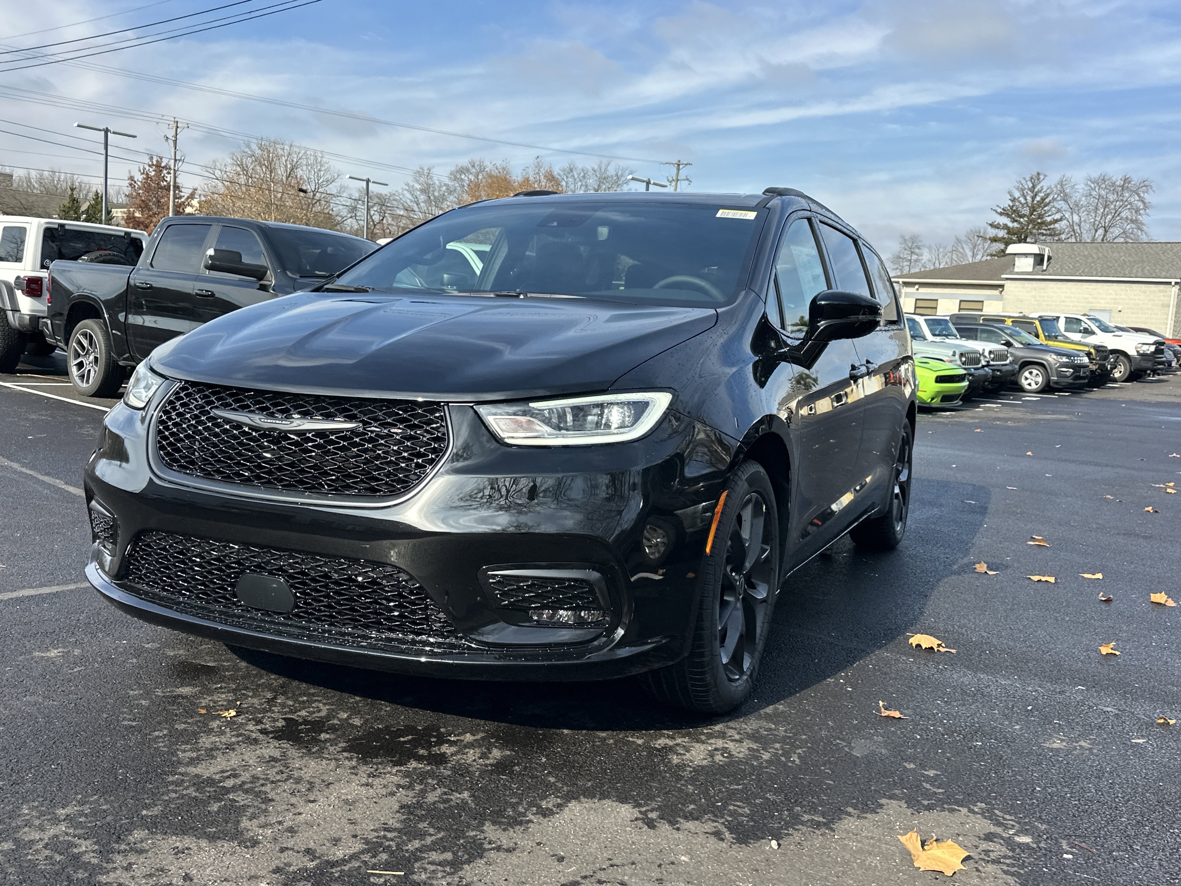 New 2026 Chrysler Pacifica Limited w/ S Appearance Package image 23