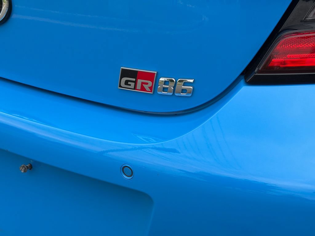 Used 2022 Toyota GR86 Premium w/ ALL Weather Mat Package (TMS) RWD image 7