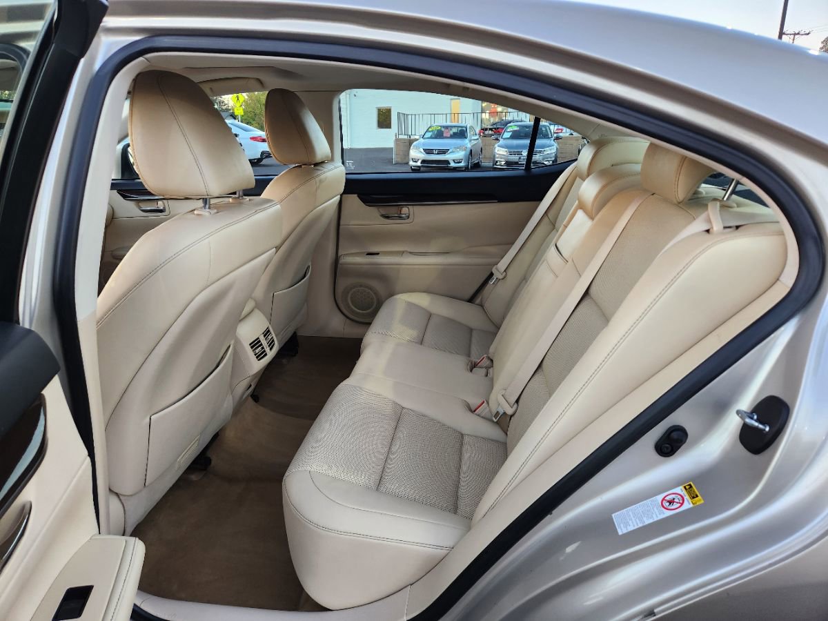 Used 2014 Lexus ES 350 w/ Premium Package image 10