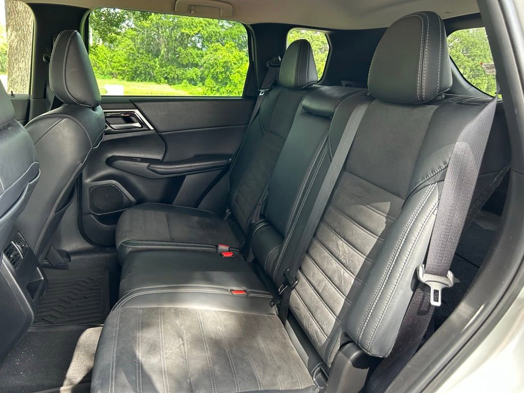 Used 2023 Mitsubishi Outlander SE AWD/4WD image 14
