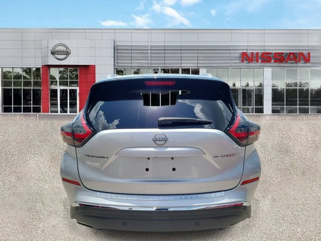Certified 2024 Nissan Murano Platinum w/ Cargo Package FWD image 3