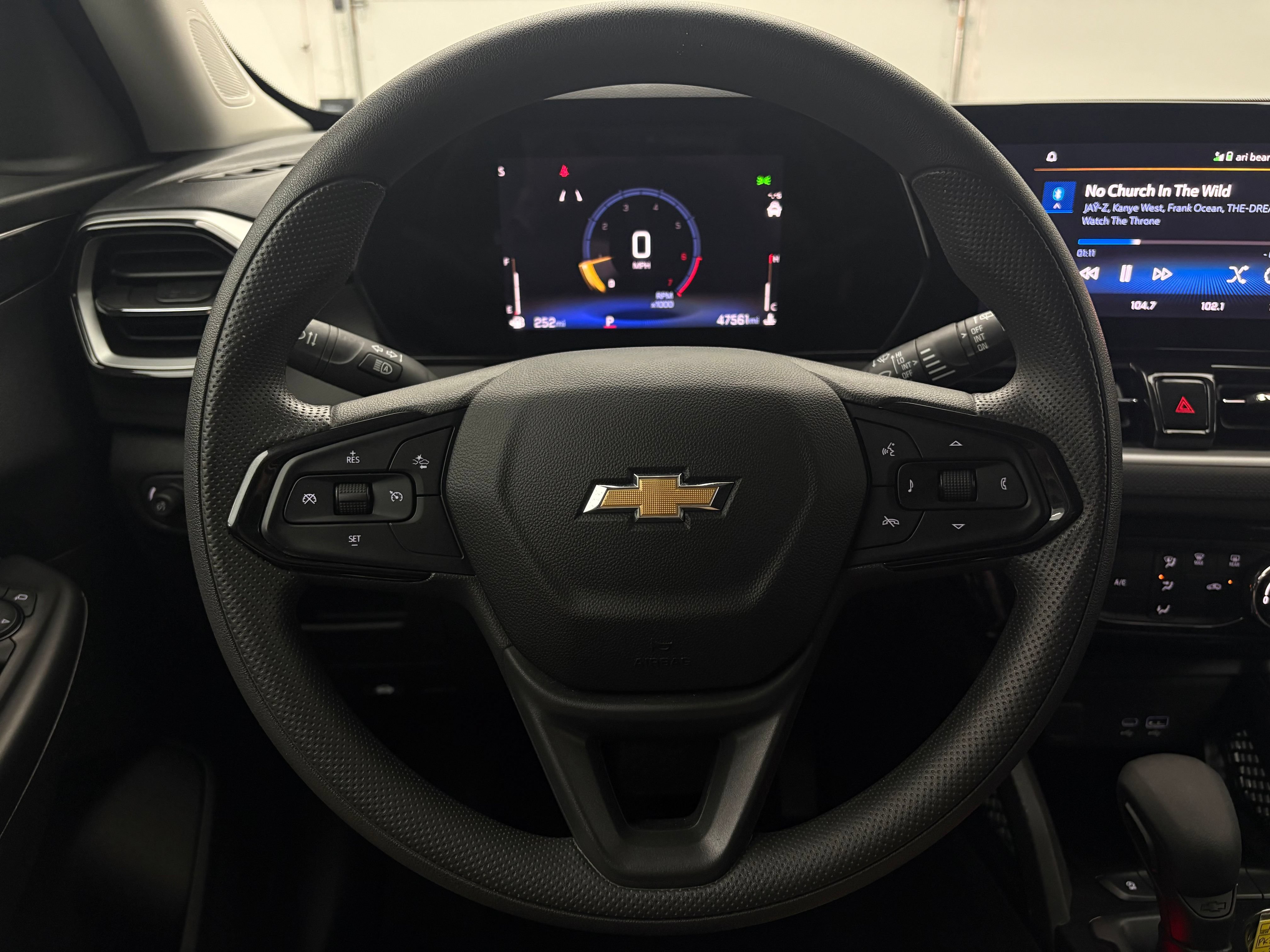 Used 2025 Chevrolet TrailBlazer LT FWD image 17
