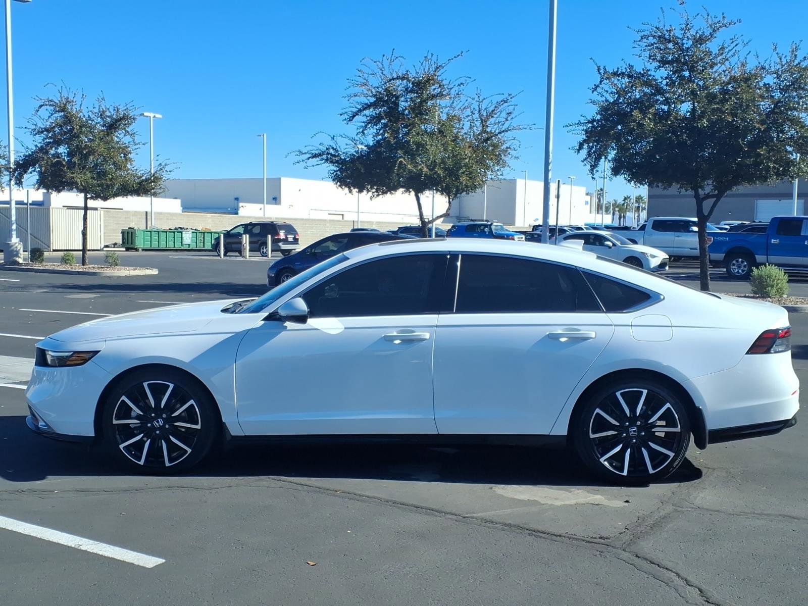 Used 2024 Honda Accord Touring image 11