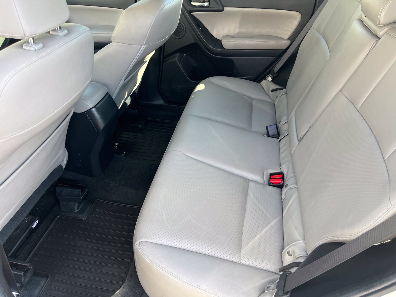Used 2016 Subaru Forester 2.5i Limited AWD/4WD image 14
