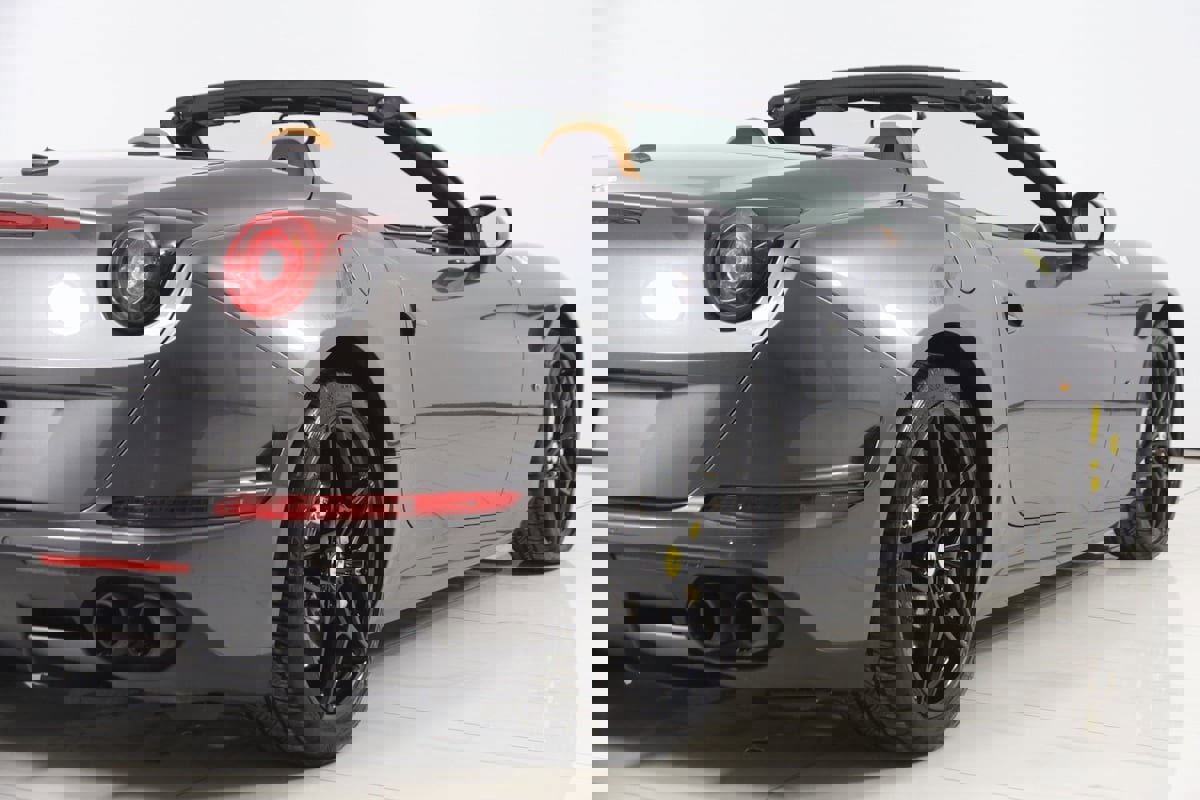 Used 2018 Ferrari California T image 82