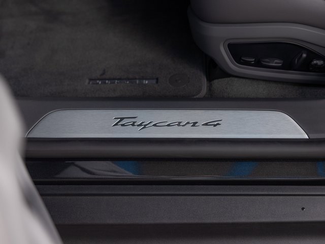 New 2025 Porsche Taycan image 26
