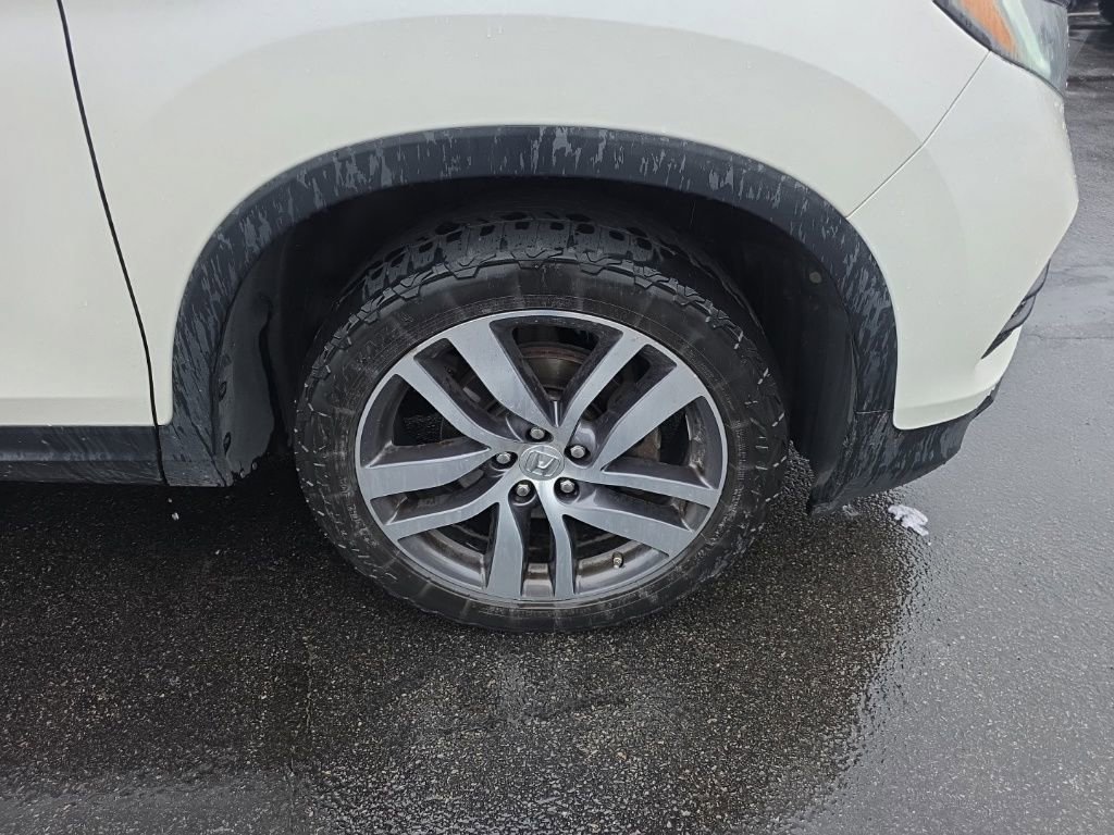 Used 2017 Honda Pilot Touring image 9