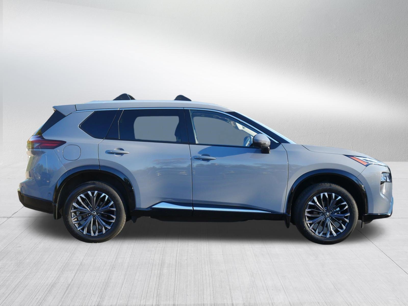 Certified 2025 Nissan Rogue Platinum w/ Platinum Premium Package AWD/4WD image 8