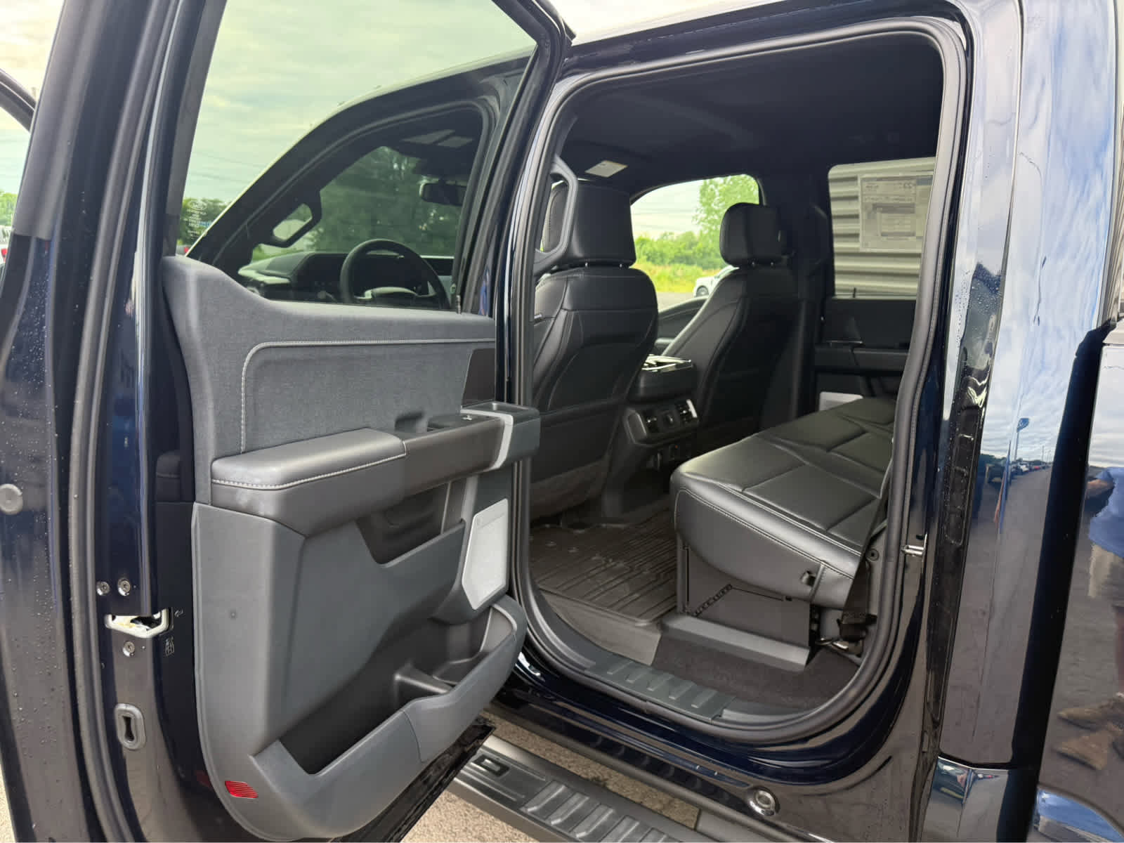 New 2025 Ford F150 Lariat w/ Equipment Group 502A High image 22