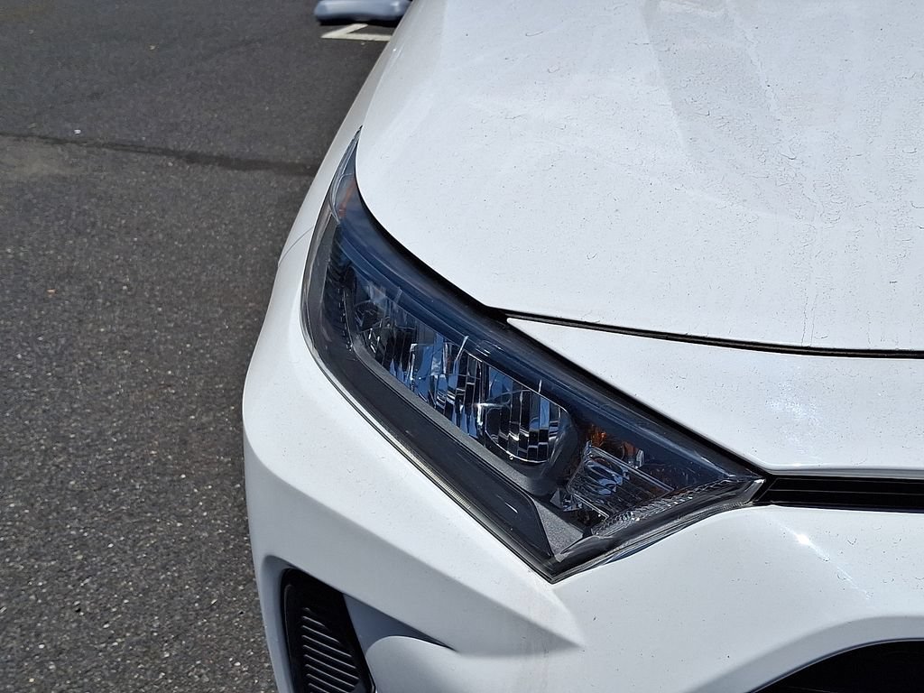 Used 2019 Toyota RAV4 LE w/ All Weather Liner Package AWD/4WD image 9