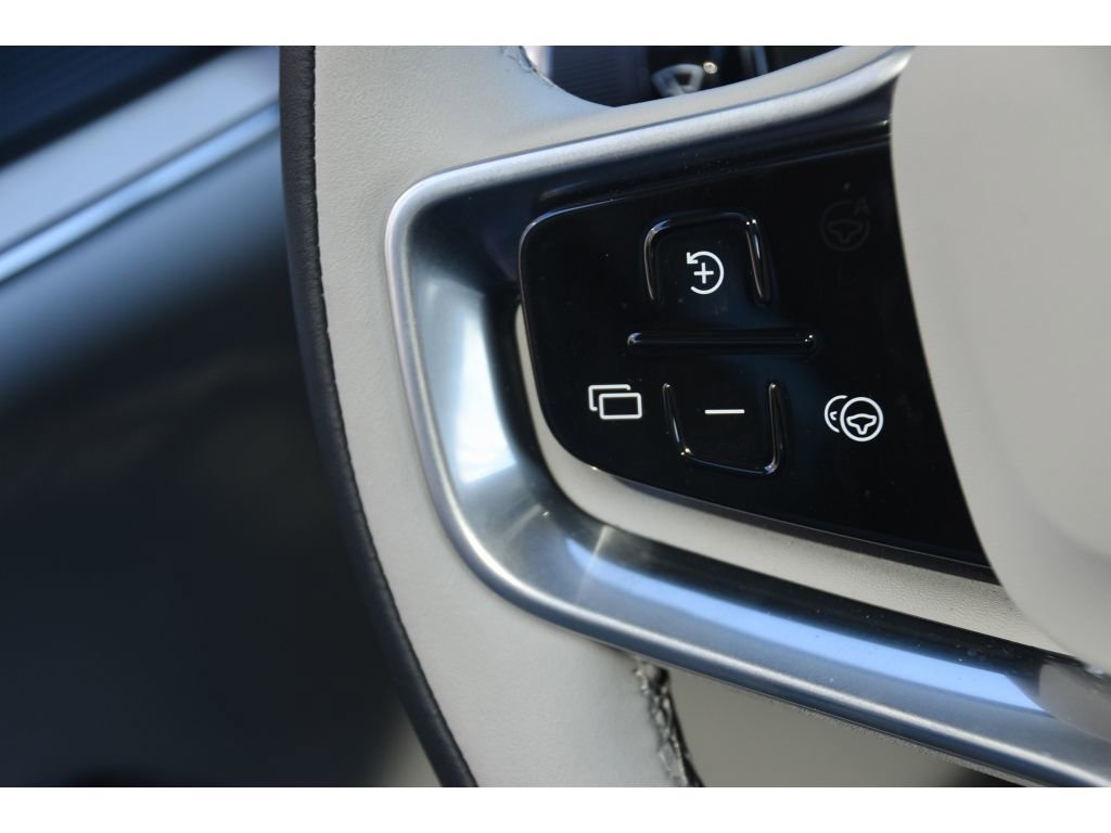 Used 2025 Volvo EX90 Ultra image 36